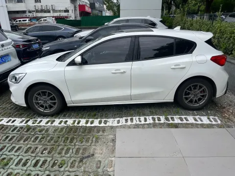 2020 Ford Focus 1.5L 122HP L3 6AT