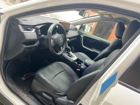 2020 Toyota RAV4 2.0L 171HP L4 CVT