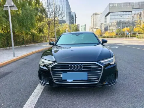 2022 Audi A6L 2.0T 224HP L4 7DCT,autocango,china used car exporter,china ev exporter,chinese used car exporter,chinese used ev exporter