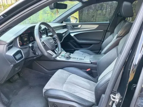 2022 Audi A6L 2.0T 224HP L4 7DCT,autocango,china used car exporter,china ev exporter,chinese used car exporter,chinese used ev exporter