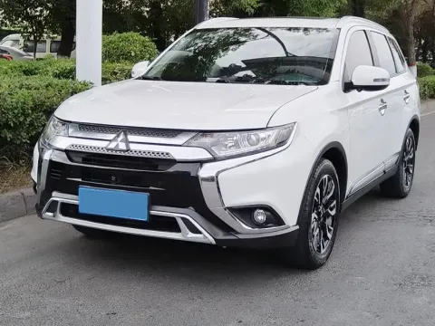 2019 MITSUBISHI OUTLANDER,autocango,china used car exporter,china ev exporter,chinese used car exporter,chinese used ev exporter