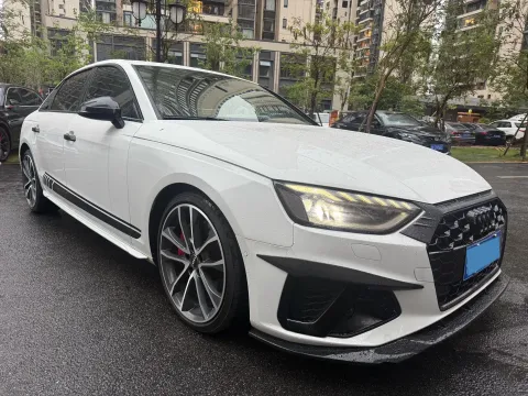 2020 Audi A4L 2.0T 252HP L4 7DCT,autocango,china used car exporter,china ev exporter,chinese used car exporter,chinese used ev exporter