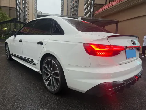 2020 Audi A4L 2.0T 252HP L4 7DCT,autocango,china used car exporter,china ev exporter,chinese used car exporter,chinese used ev exporter