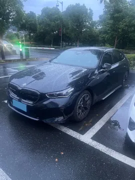 2025 BMW 5 SERIES,autocango,china used car exporter,china ev exporter,chinese used car exporter,chinese used ev exporter