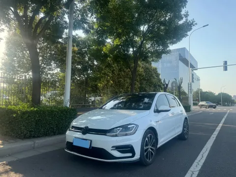 2020 VOLKSWAGEN GOLF,autocango,china used car exporter,china ev exporter,chinese used car exporter,chinese used ev exporter