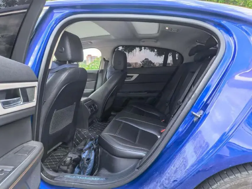 2019 Land Rover Discovery Sport 2.0T 200HP L4 9AT,autocango,china used car exporter,china ev exporter,chinese used car exporter,chinese used ev exporter