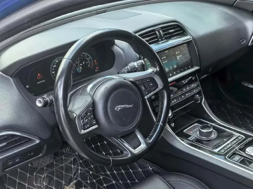 2019 Land Rover Discovery Sport 2.0T 200HP L4 9AT,autocango,china used car exporter,china ev exporter,chinese used car exporter,chinese used ev exporter