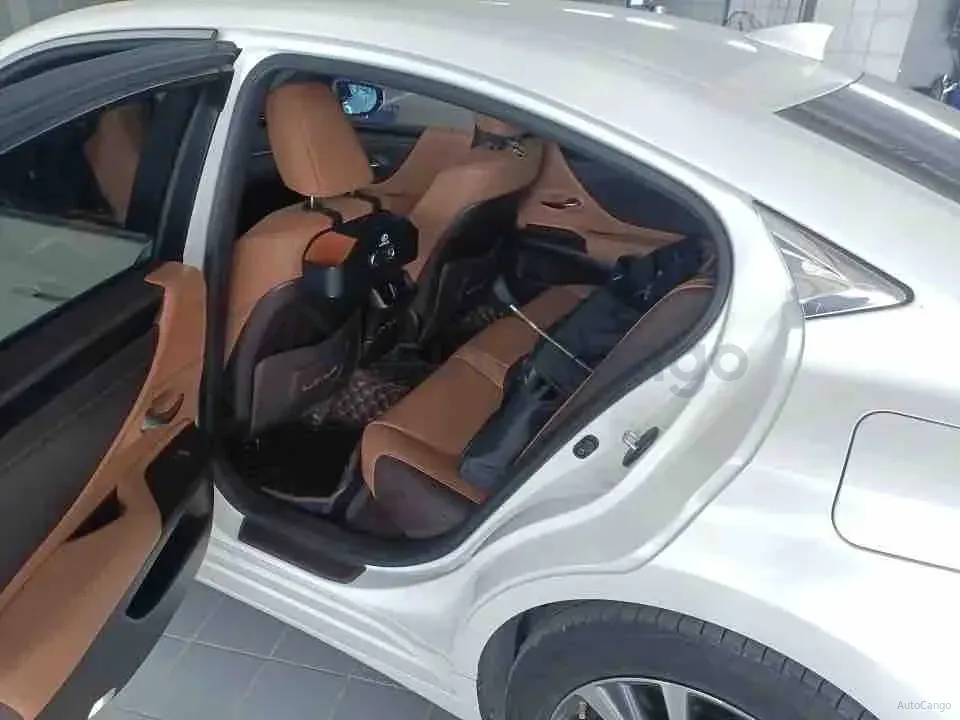 2021 Lexus ES 2.0L 173HP L4 CVT,autocango,china used car exporter,china ev exporter,chinese used car exporter,chinese used ev exporter