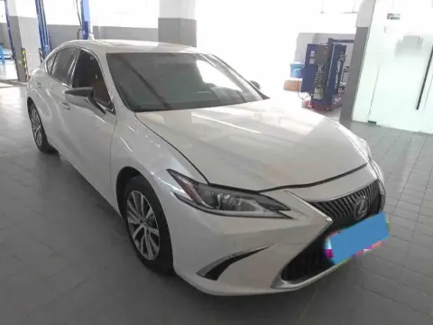 2021 Lexus ES 2.0L 173HP L4 CVT