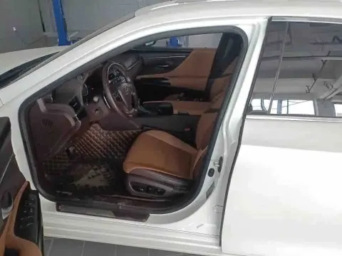 2021 Lexus ES 2.0L 173HP L4 CVT