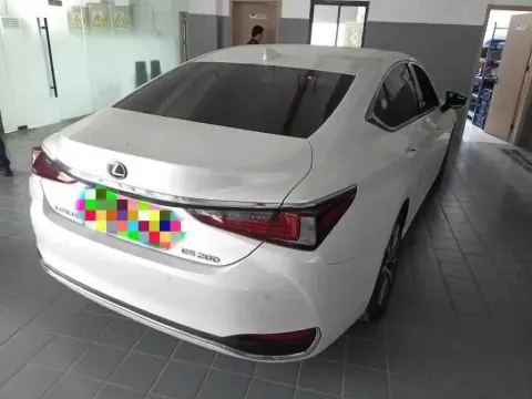 2021 Lexus ES 2.0L 173HP L4 CVT