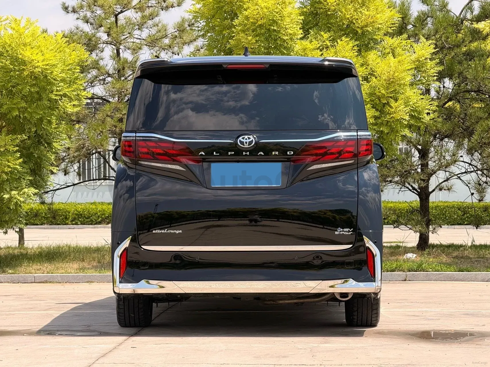2024 Toyota Alphard 2.5L 190HP L4 E-CVT Hybrid,autocango,china used car exporter,china ev exporter,chinese used car exporter,chinese used ev exporter