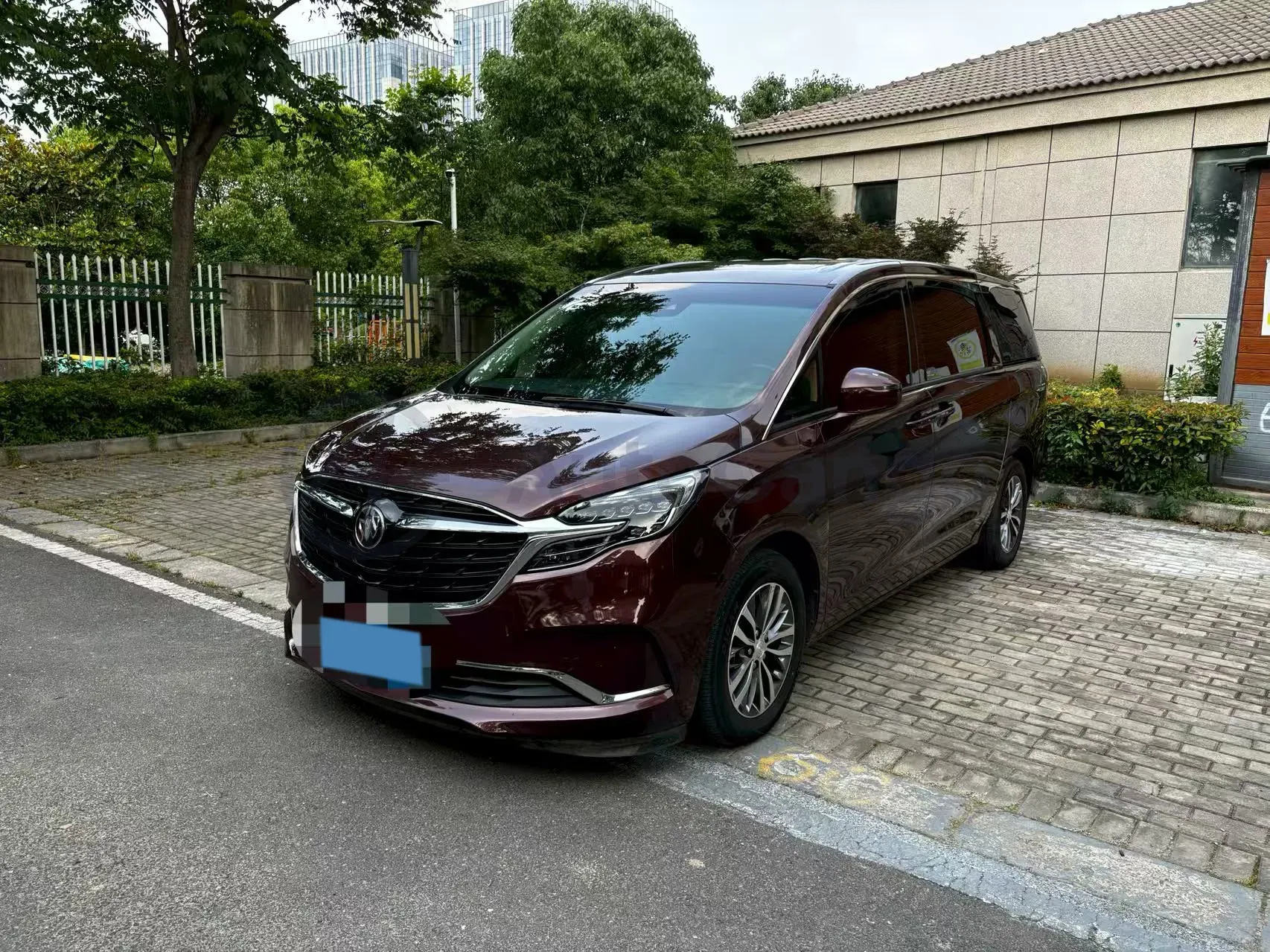 2022 Buick GL8 2.0T 237HP L4 9AT,autocango,china used car exporter,china ev exporter,chinese used car exporter,chinese used ev exporter