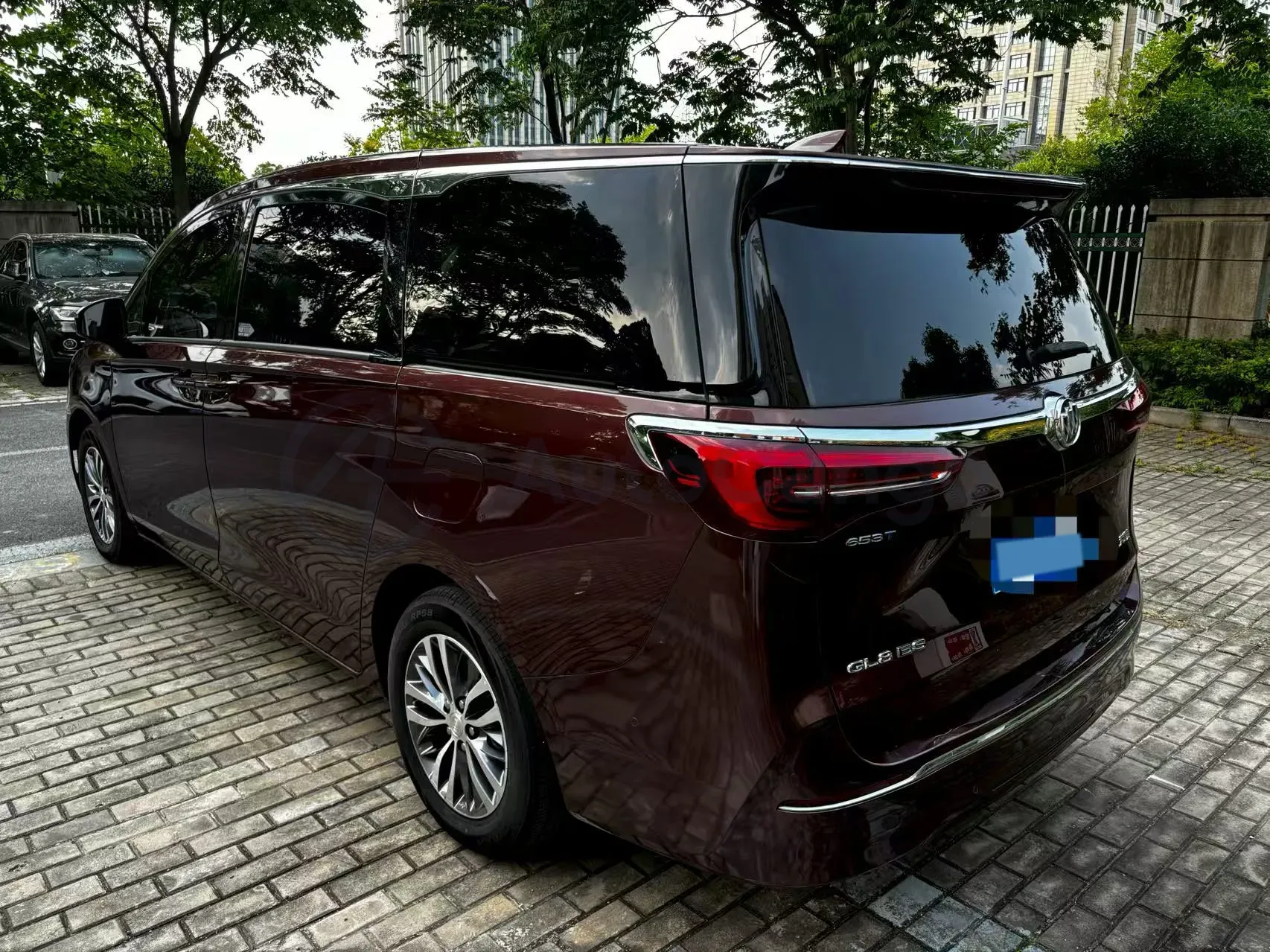 2022 Buick GL8 2.0T 237HP L4 9AT,autocango,china used car exporter,china ev exporter,chinese used car exporter,chinese used ev exporter