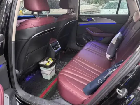 2023 HongQi H5 2.0T 224HP L4 8AT