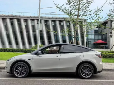 2021 Tesla Model Y BEV 60KWH