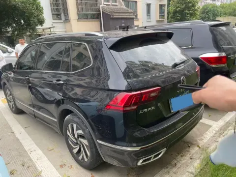 2024 Volkswagen Tiguan L 2.0T 186HP L4 7DCT,autocango,china used car exporter,china ev exporter,chinese used car exporter,chinese used ev exporter