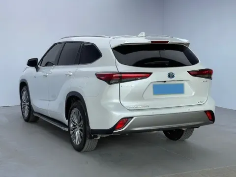 2023 Toyota Highlander 2.5L 189HP L4 E-CVT Hybrid