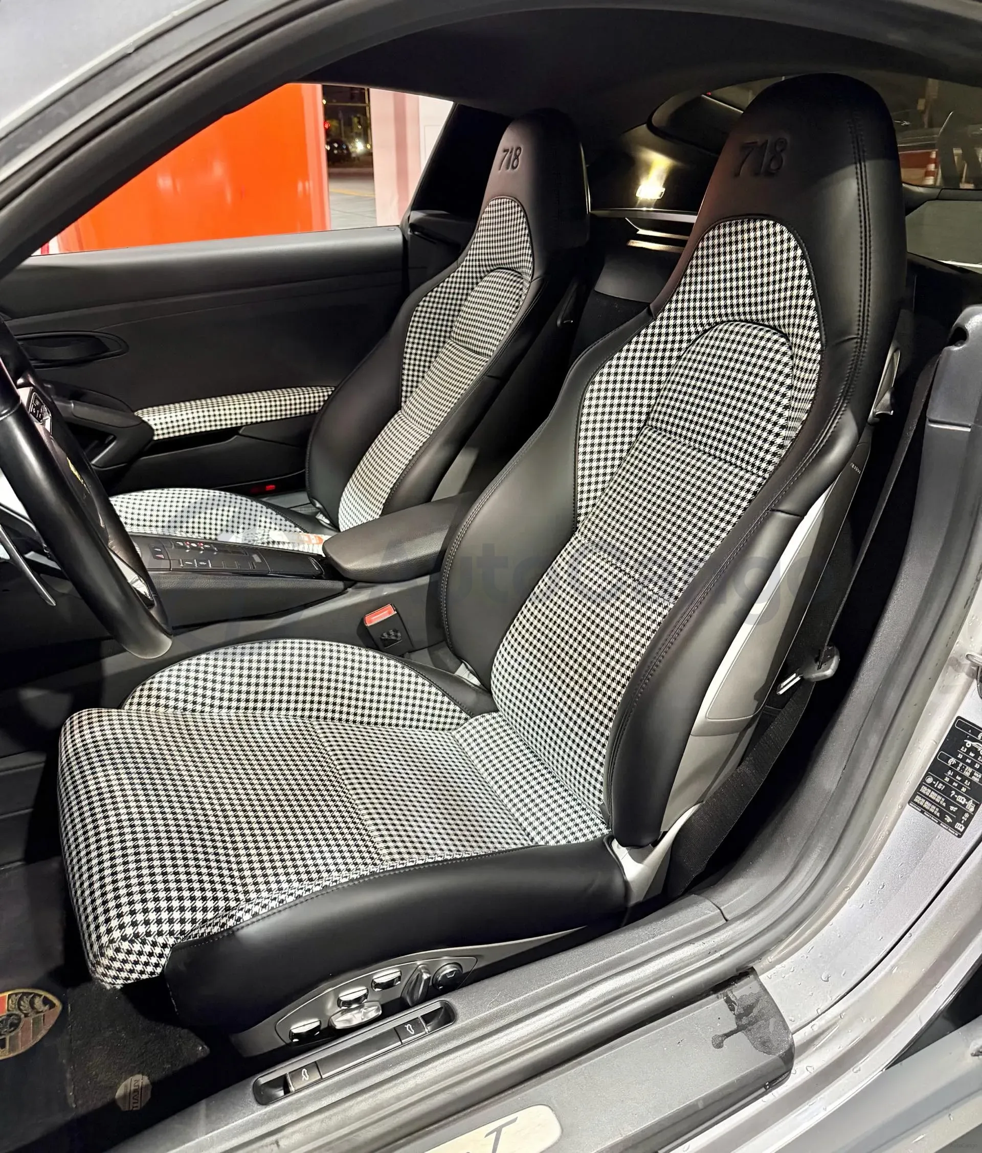 2022 Porsche 718 2.0T 300HP H4 7DCT,autocango,china used car exporter,china ev exporter,chinese used car exporter,chinese used ev exporter