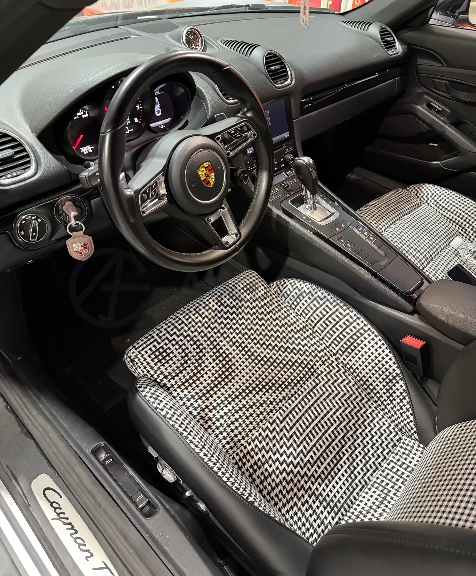 2022 Porsche 718 2.0T 300HP H4 7DCT,autocango,china used car exporter,china ev exporter,chinese used car exporter,chinese used ev exporter
