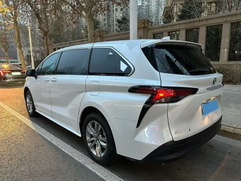 2023 Toyota Sienna 2.5L 189HP L4 E-CVT Hybrid,autocango,china used car exporter,china ev exporter,chinese used car exporter,chinese used ev exporter