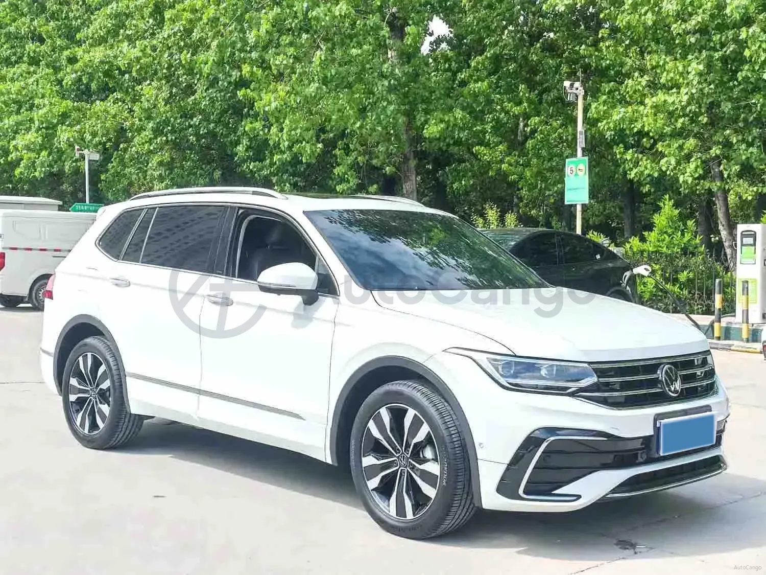 2024 Volkswagen Tiguan L 2.0T 186HP L4 7DCT,autocango,china used car exporter,china ev exporter,chinese used car exporter,chinese used ev exporter