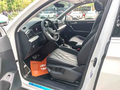 2024 Volkswagen Tiguan L 2.0T 186HP L4 7DCT