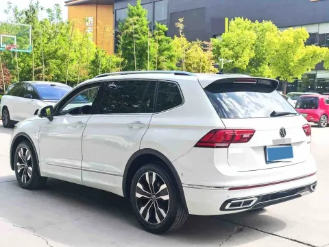 2024 Volkswagen Tiguan L 2.0T 186HP L4 7DCT