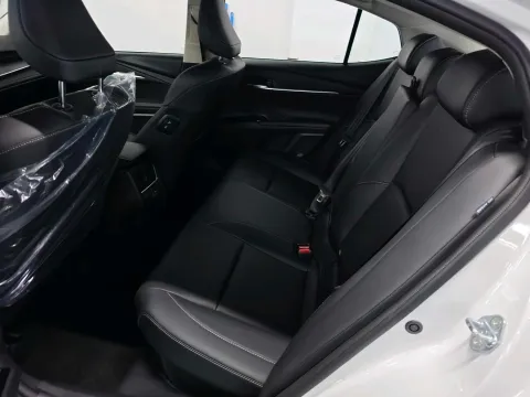 2026 Toyota Camry 2.0L 152HP L4 E-CVT Hybrid,autocango,china used car exporter,china ev exporter,chinese used car exporter,chinese used ev exporter