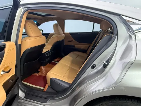 2022 Lexus ES 2.0L 173HP L4 CVT