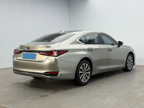 2022 Lexus ES 2.0L 173HP L4 CVT