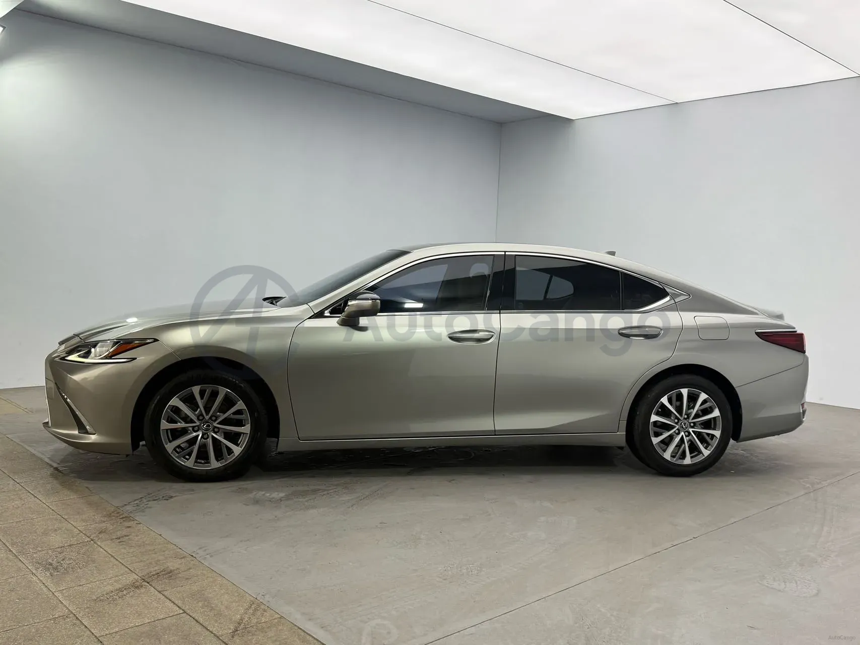 2022 Lexus ES 2.0L 173HP L4 CVT,autocango,china used car exporter,china ev exporter,chinese used car exporter,chinese used ev exporter