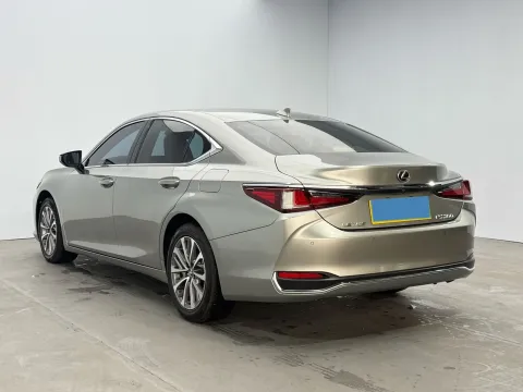 2022 Lexus ES 2.0L 173HP L4 CVT