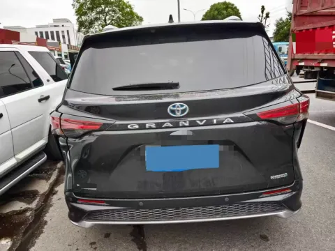 2023 Toyota Granvia 2.5L 189HP L4 E-CVT Hybrid