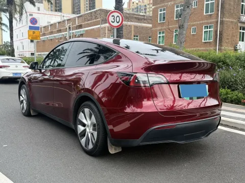 2022 Tesla Model Y BEV 60KWH