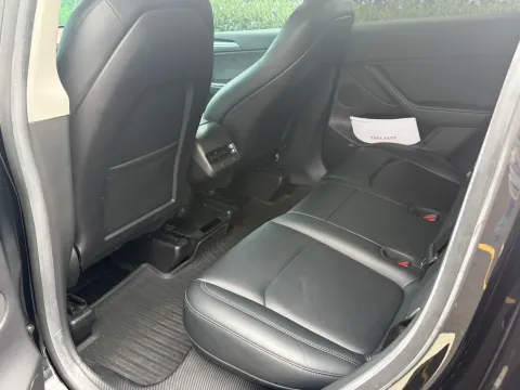2022 Tesla Model Y BEV 60KWH