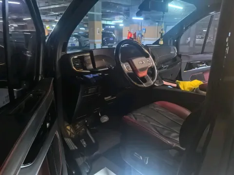 2024 Ford Tourneo 2.0T 220HP L4 9AT