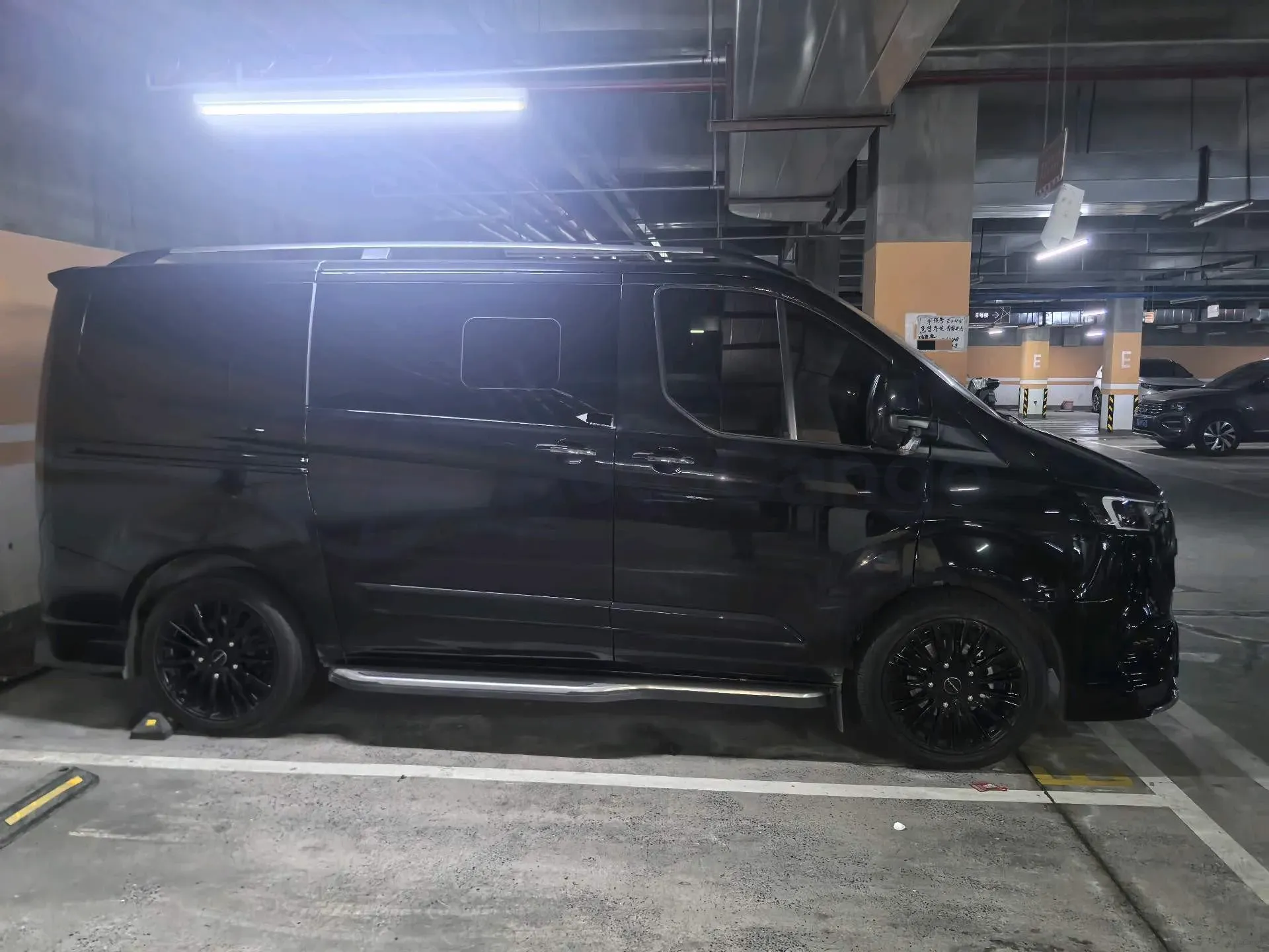 2024 Ford Tourneo 2.0T 220HP L4 9AT,autocango,china used car exporter,china ev exporter,chinese used car exporter,chinese used ev exporter