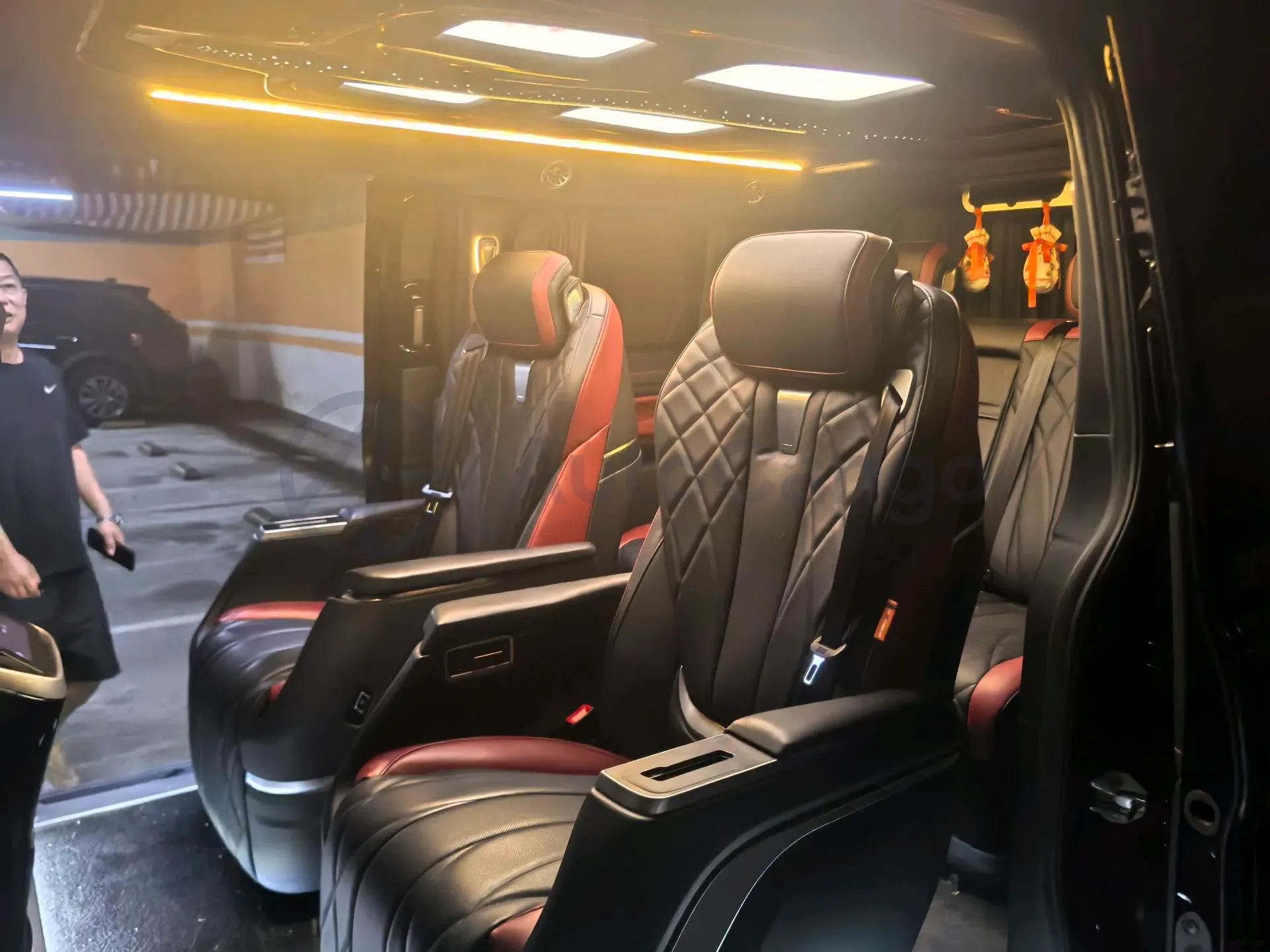 2024 Ford Tourneo 2.0T 220HP L4 9AT,autocango,china used car exporter,china ev exporter,chinese used car exporter,chinese used ev exporter