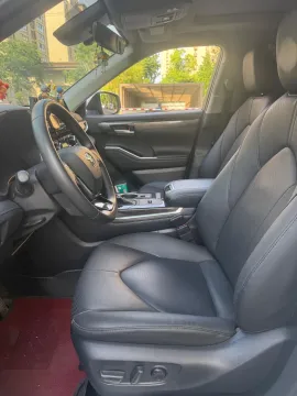 2024 Toyota Highlander 2.5L 189HP L4 E-CVT Hybrid