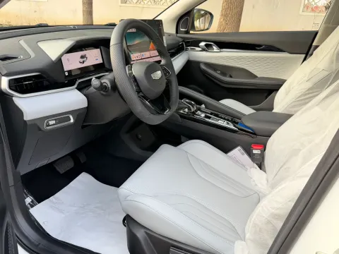 2025 Geely Coolray 1.5T 181HP L4 7DCT