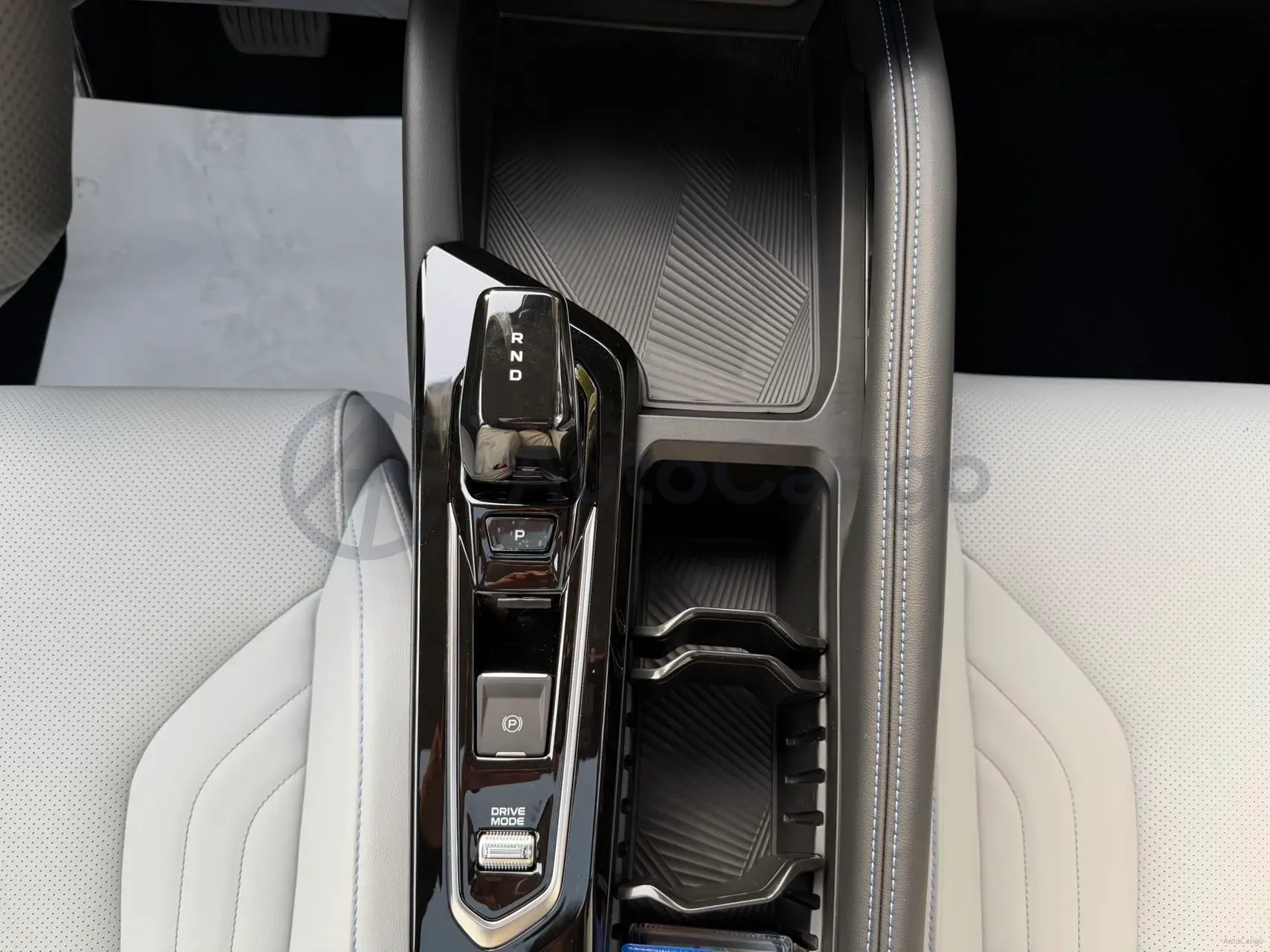 2025 Geely Coolray 1.5T 181HP L4 7DCT,autocango,china used car exporter,china ev exporter,chinese used car exporter,chinese used ev exporter