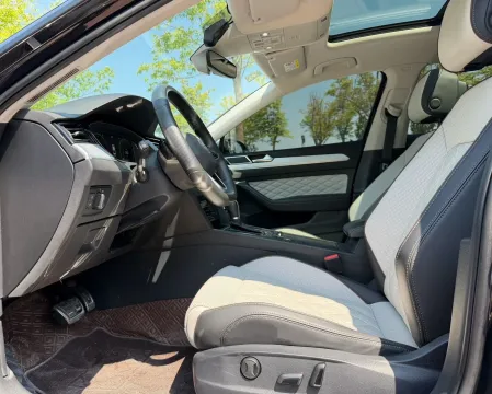 2023 Volkswagen Magotan 2.0T 186HP L4 7DCT,autocango,china used car exporter,china ev exporter,chinese used car exporter,chinese used ev exporter