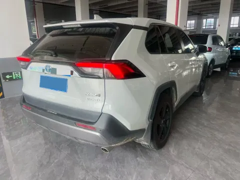 2021 Toyota RAV4 2.5L 178HP L4 E-CVT Hybrid