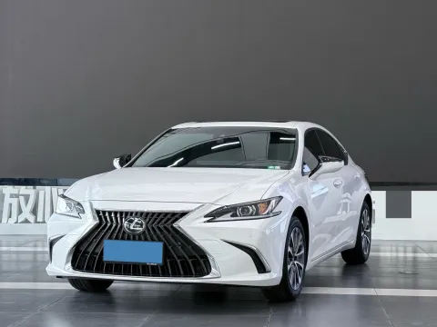 2022 LEXUS ES,autocango,china used car exporter,china ev exporter,chinese used car exporter,chinese used ev exporter