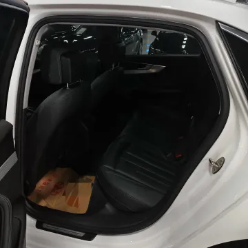 2020 Audi A4L 2.0T 190HP L4 7DCT,autocango,china used car exporter,china ev exporter,chinese used car exporter,chinese used ev exporter
