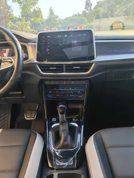2024 Volkswagen T-Roc 1.5T 160HP L4 7DCT 11