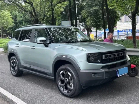 2025 Jetour Traveller 2.0T 254HP L4 7DCT 3