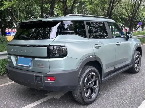 2025 Jetour Traveller 2.0T 254HP L4 7DCT 5