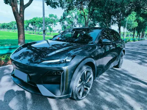 2023 Changan 长安 Deepal S07 66.8 kWh in Green